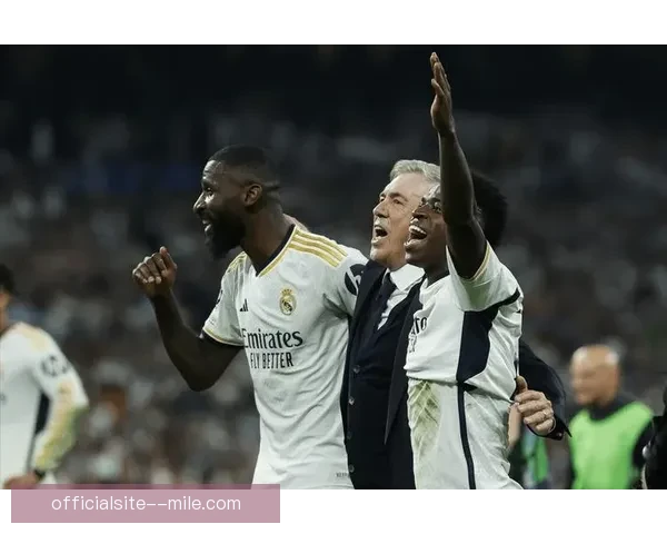 何塞卢被皇马买断后迅速转投卡塔尔加拉法引发球迷热议与前锋生涯新篇